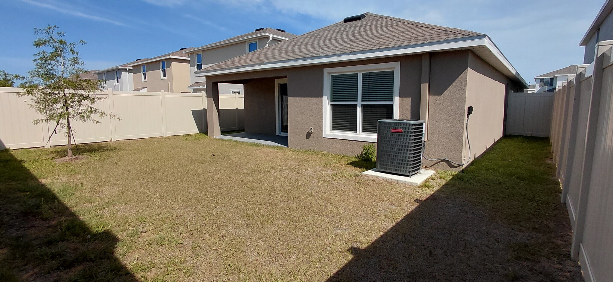 Building Photo - 36171 Sunflower Hill Dr