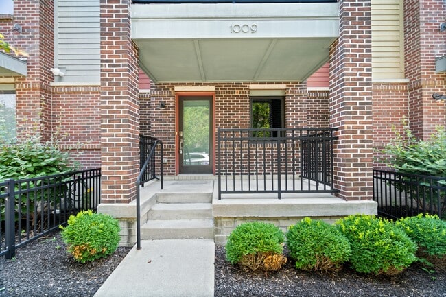 Primary Photo - 1009 N Park Ave