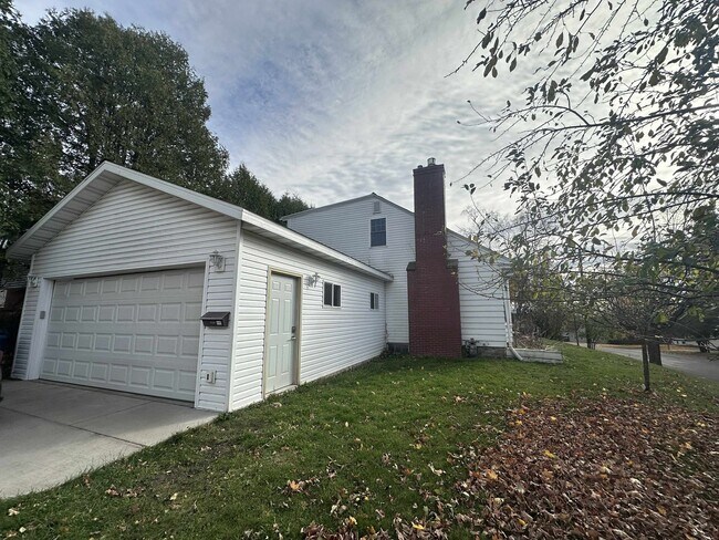 Building Photo - Click the “Apply Now” button or email wapmrentals@gmail.com for a prompt response.