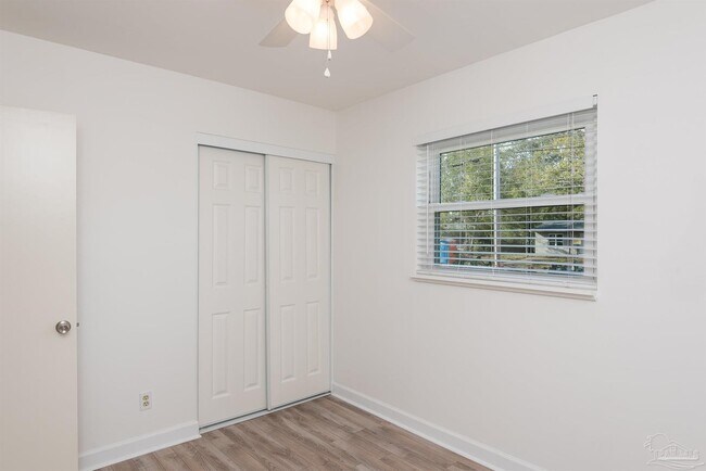 Building Photo - 3505 Wellington Rd