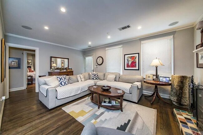 Building Photo - 1717 N University Ave