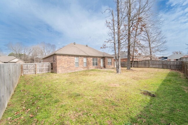 Building Photo - 1315 Alex St