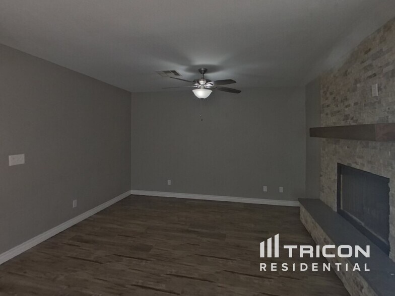 Building Photo - 8336 Sky Canyon Ct