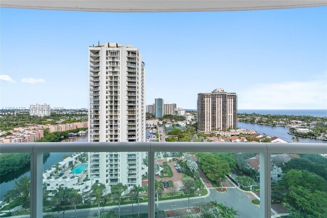 Building Photo - 19400 Turnberry Way