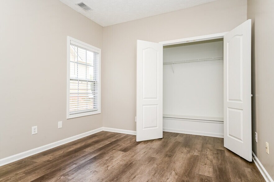 Building Photo - 9025 Aldbury Dr