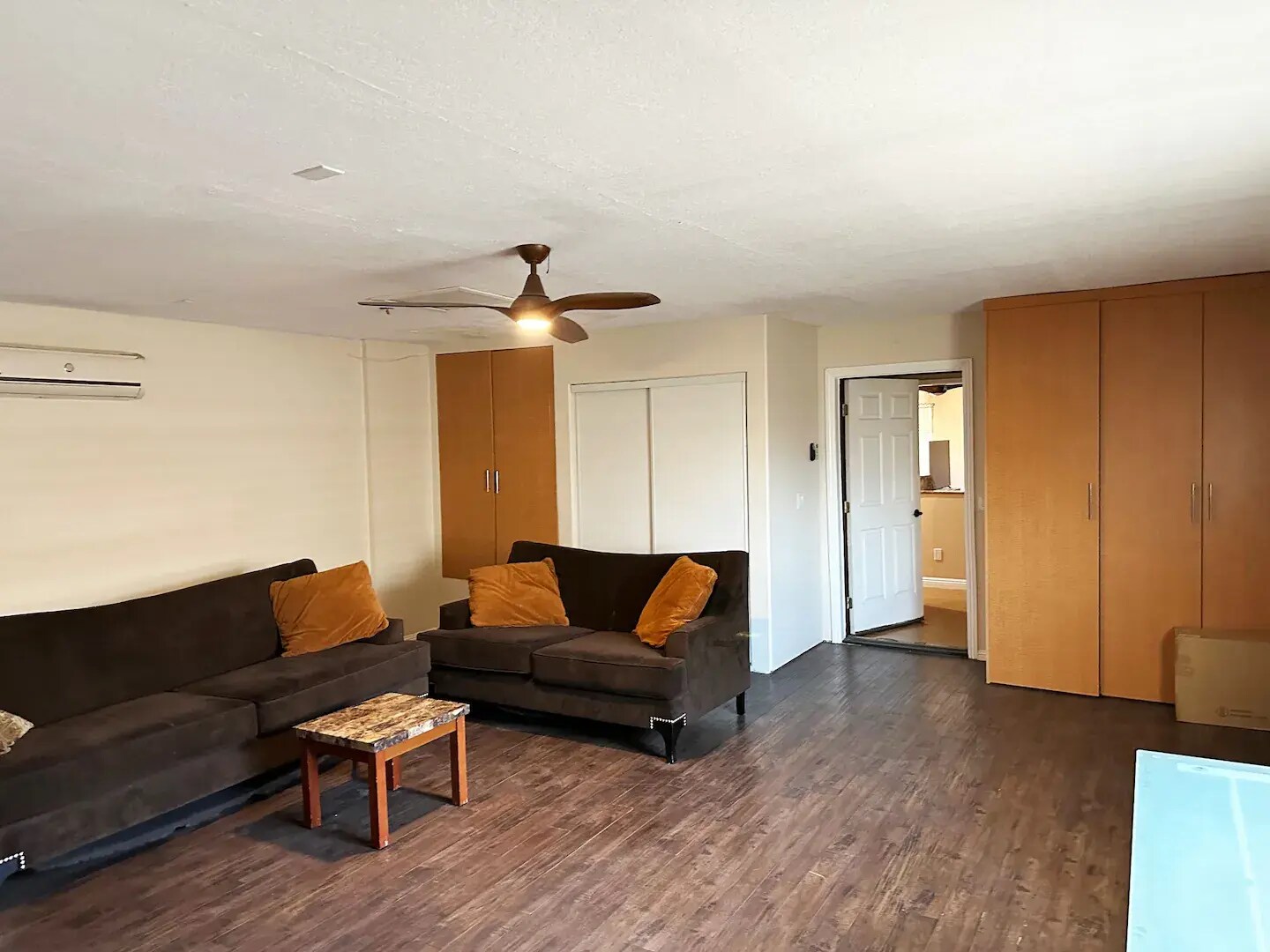 Building Photo - 43550 Carmel Cir