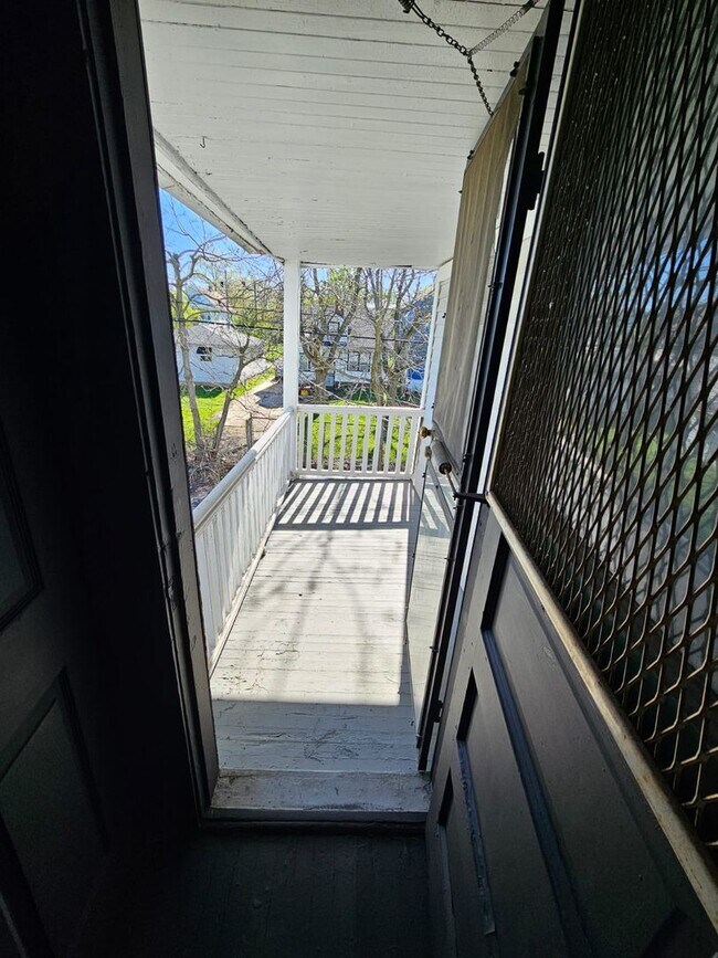 Building Photo - 3685 E 143rd St