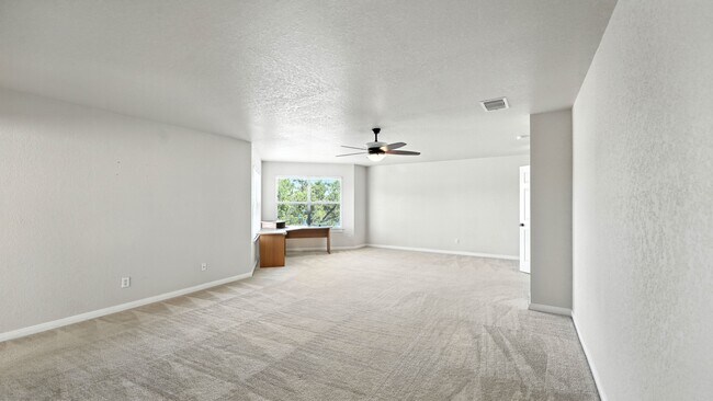 Building Photo - 4527 Summer Fall