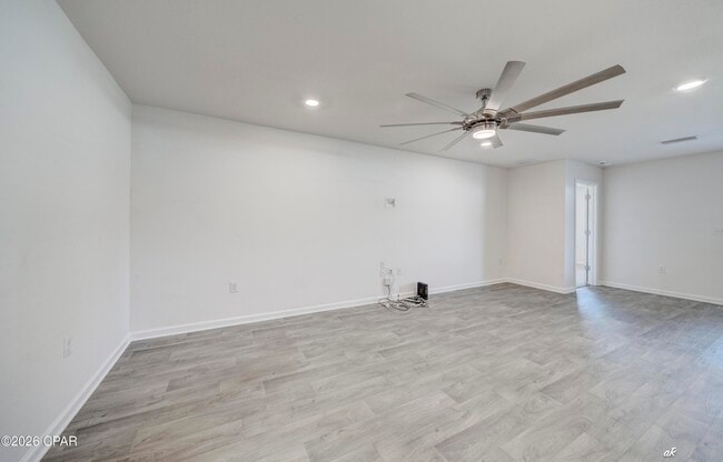 Building Photo - 112 Red Bay Rd