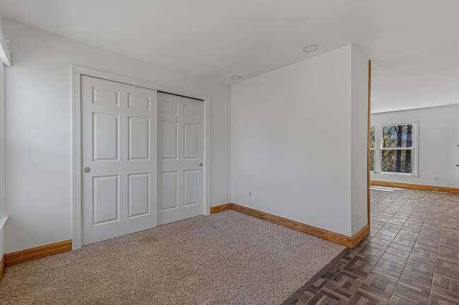 Building Photo - 1646 Stowe Rd