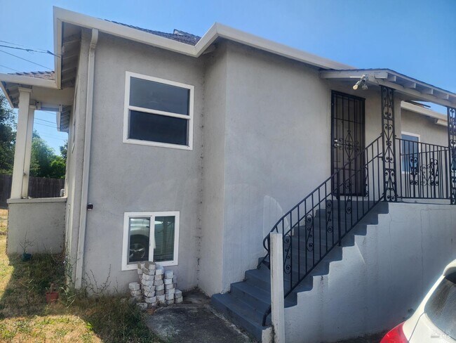 Building Photo - 1017 Taylor Ave