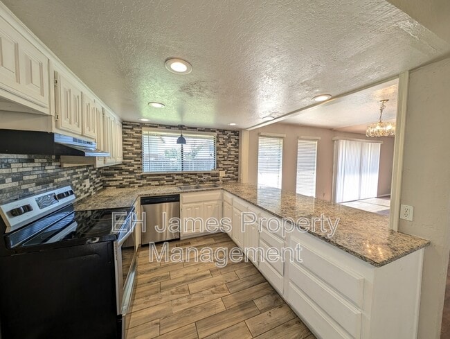 Building Photo - 8440 E 64th Pl