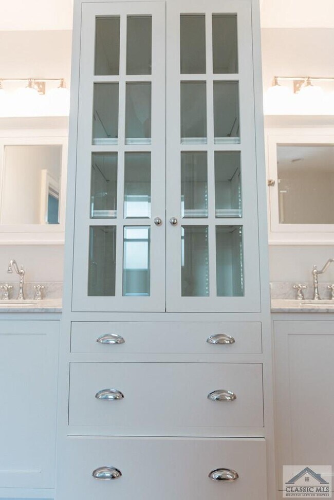 Building Photo - 285 Hampton Ct