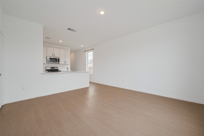 Building Photo - 26615 Coast Redwood Dr