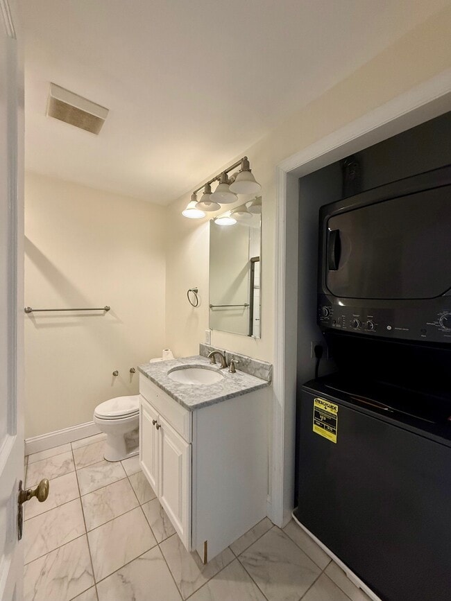 Building Photo - 1610 N Broom St