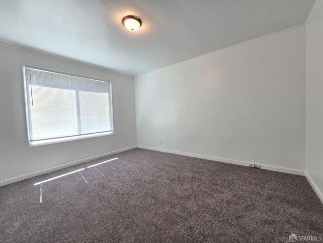 Building Photo - 135 Maddux Ave