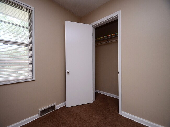 Building Photo - 4915 Mayberry St