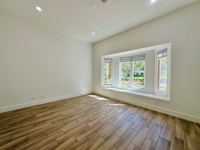 Building Photo - Stunning home with pool in prestigious Eagle Hills!