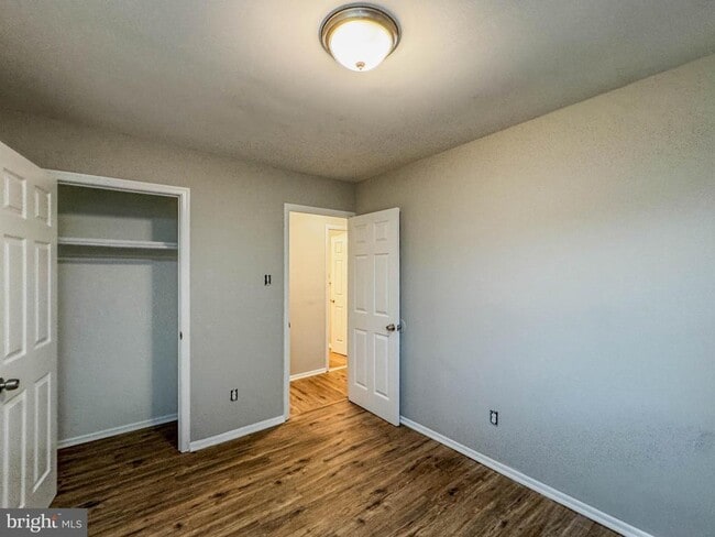 Building Photo - 4 Milstone Ct