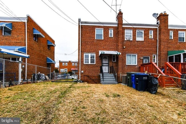 Building Photo - 4227 Nash St SE