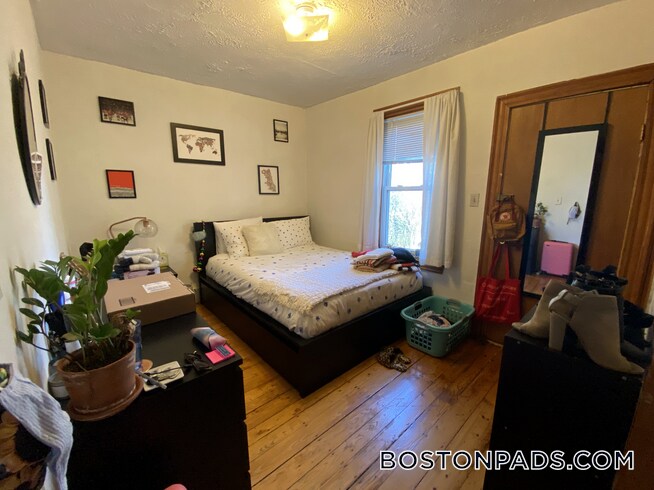 Building Photo - 42 Jay St