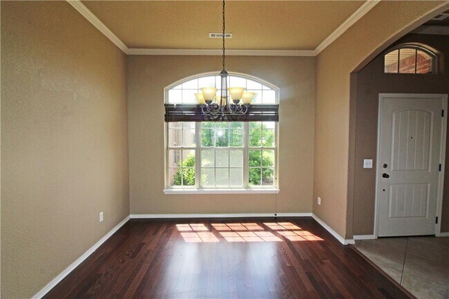 Building Photo - 3001 SW Woodruff St