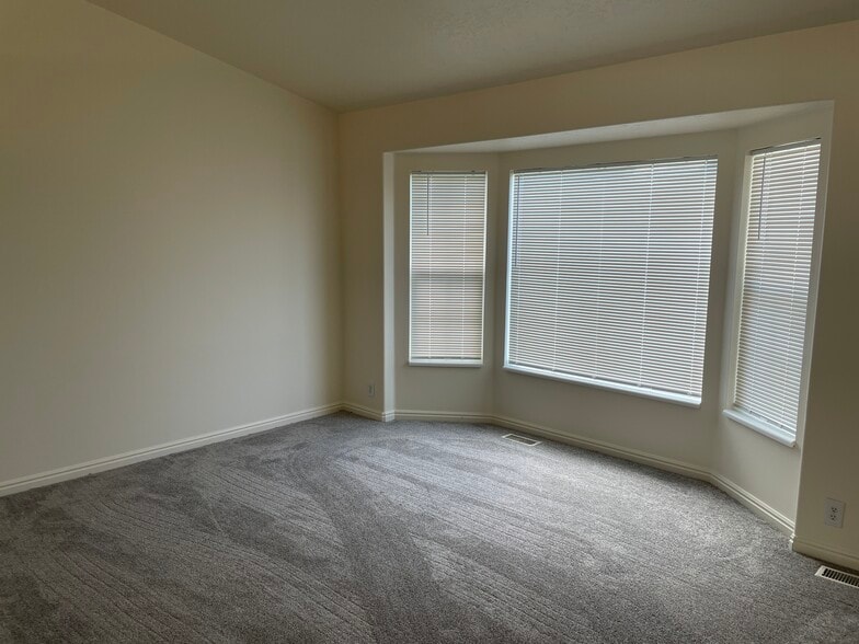 Building Photo - 6435 S Wakefield Way