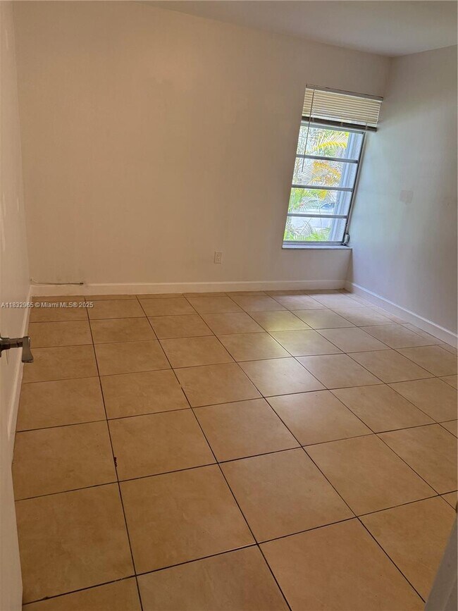 Building Photo - 5838 SW 74th Terrace