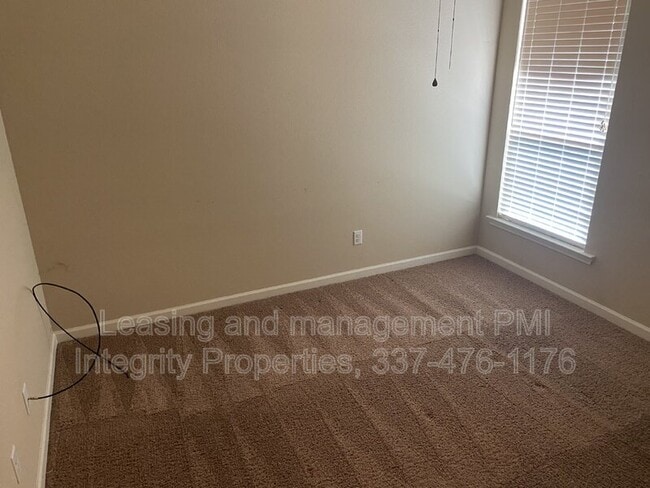Building Photo - 115 N Pointe Dr