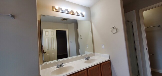 Building Photo - 16331 Woma Ct