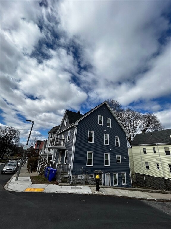 Building Photo - 89 Wachusett St