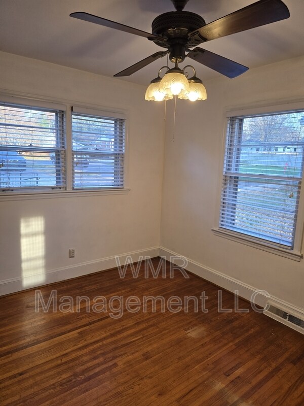 Building Photo - 4120 Leeds Dr