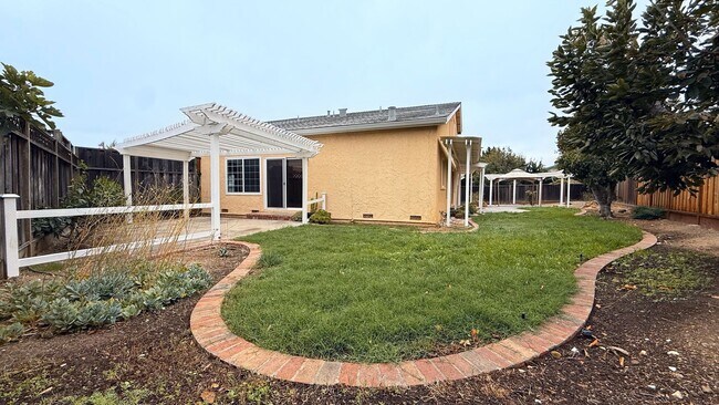 Building Photo - 7214 Chantilley Ct