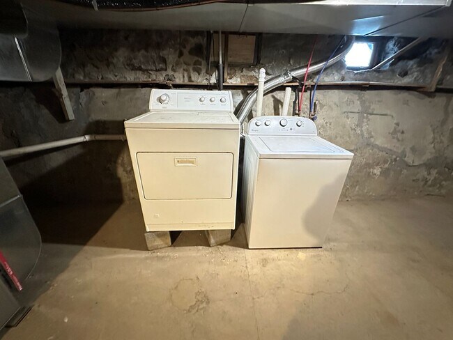 Building Photo - 613-615 S Mechanic St