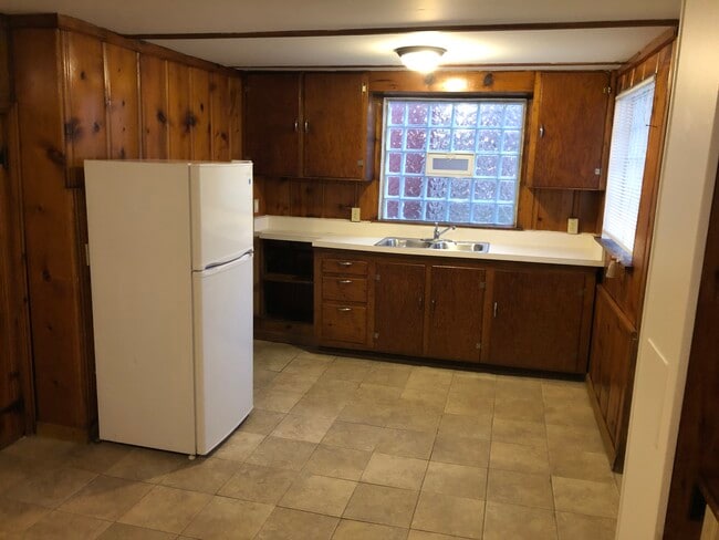 Building Photo - 753 1/2 Sullivant Ave.