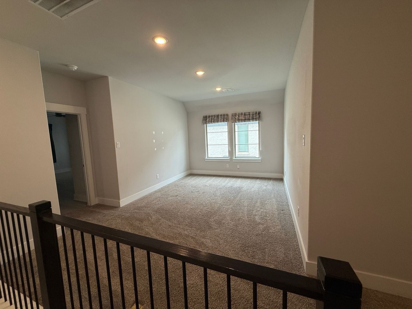 Building Photo - 813 Crystal Oak Ln