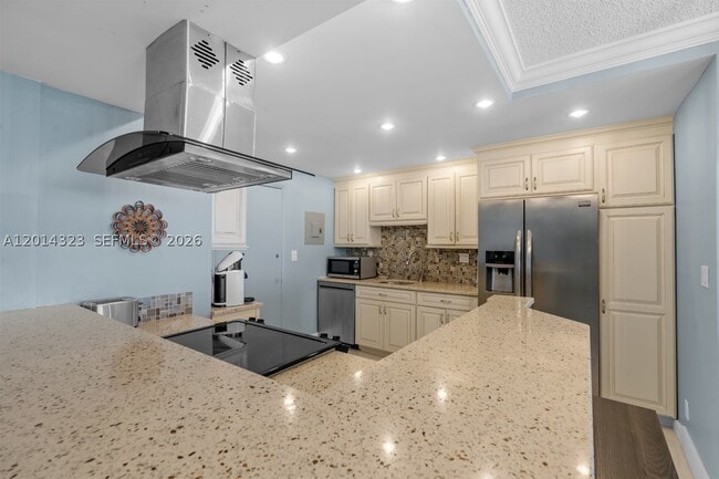 Building Photo - 2100 S Ocean Dr