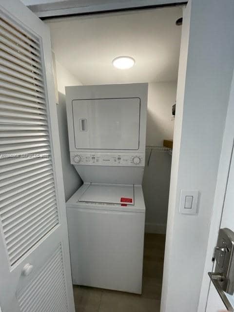 Building Photo - 600 NE 36th St