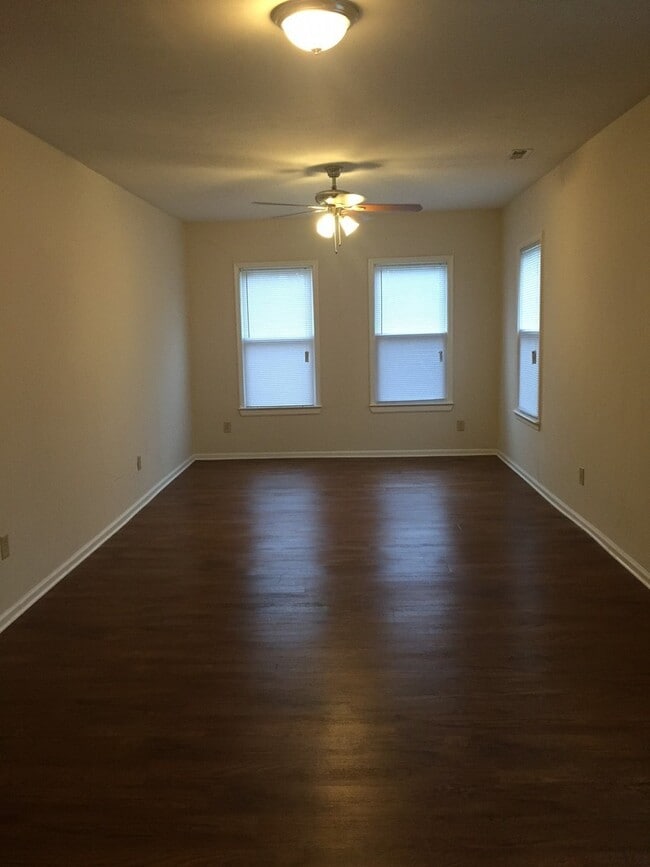 Building Photo - 1336 W 38th St
