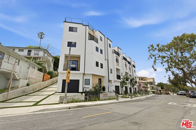 Building Photo - 3842 Don Tomaso Dr