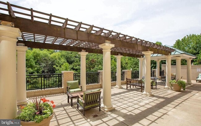 Building Photo - 485 Harbor Side St