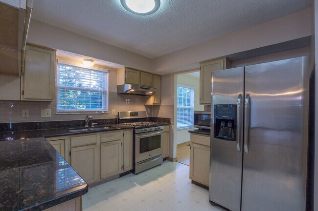 Building Photo - 6657 Delburn Ct