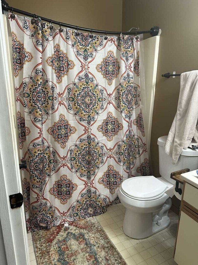 Building Photo - 4402 W Shamrock Ln