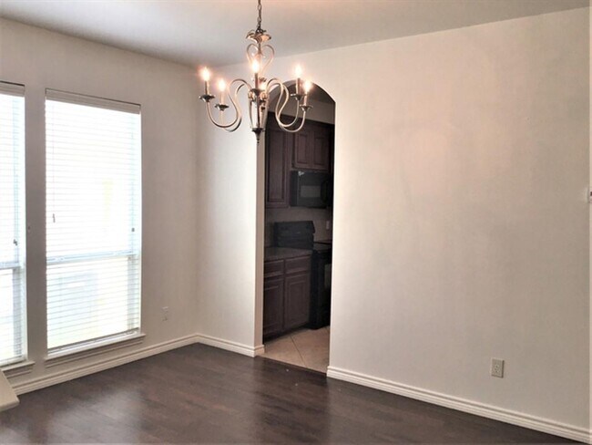 Building Photo - 15818 Shoreline Terrace Dr