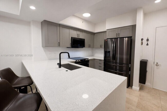 Building Photo - 1755 E Hallandale Beach Blvd