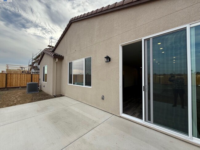 Building Photo - 1013 Bluebell Cir