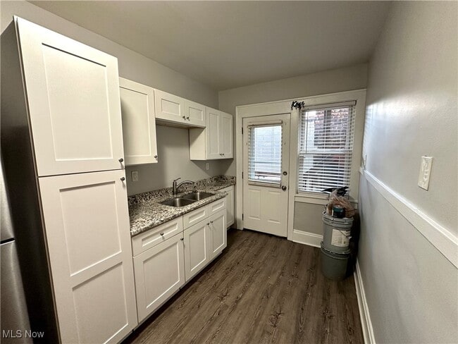 Building Photo - 1673 Cordova Ave