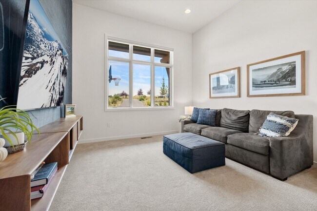 Building Photo - Tetherow Luxury 4 Bedroom Home