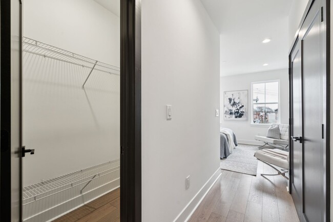 Building Photo - Brand New Townhome in Brewerytown