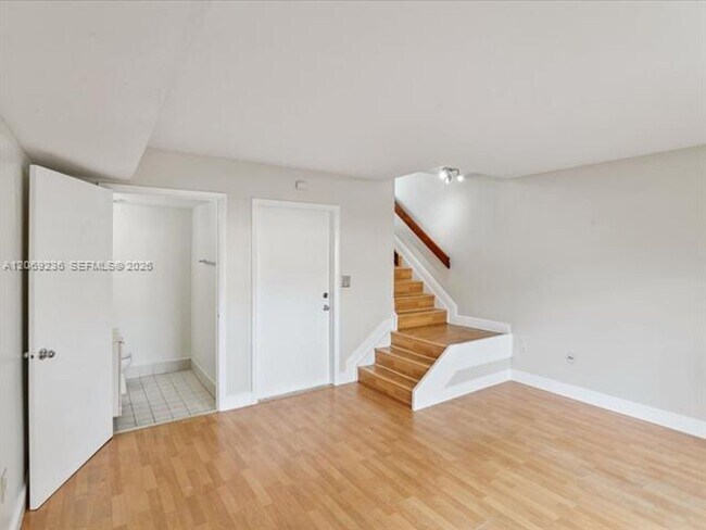 Building Photo - 390 NW 86th Pl